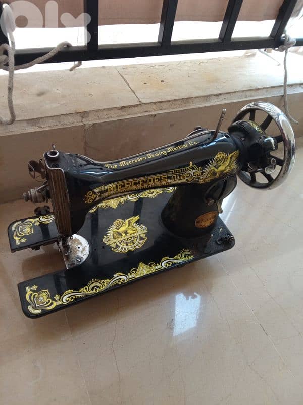 مكنة خياطة أنتيك للبيع ماركة مرسيديس ألاصلية مستعمل نضيف السعر 35$ 4