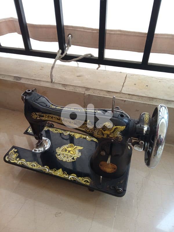 مكنة خياطة أنتيك للبيع ماركة مرسيديس ألاصلية مستعمل نضيف السعر 35$ 6