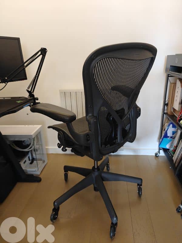 Herman Miller Aeron Classic 1