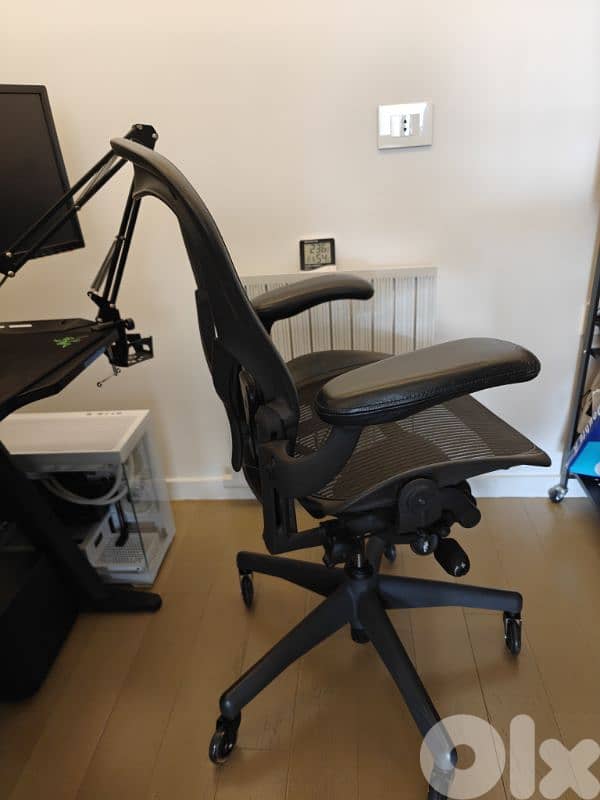 Herman Miller Aeron Classic 2