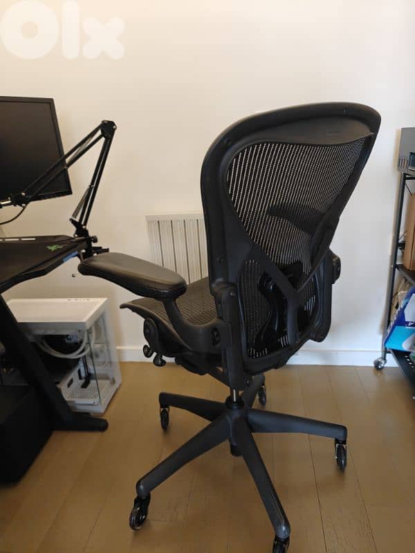 Herman Miller Aeron Classic 4