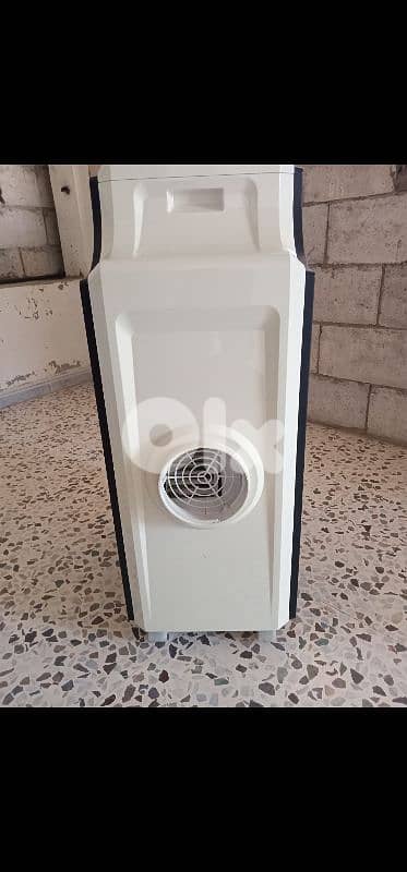 AC portable for sale 150$ مكيف نقال للبيع شبه جديد 1
