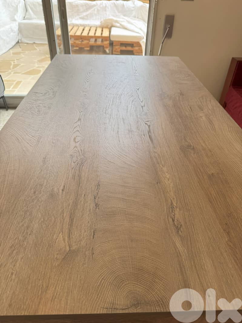 Dining Table for 6 – Beige Wood with Black Striations (2019) 4