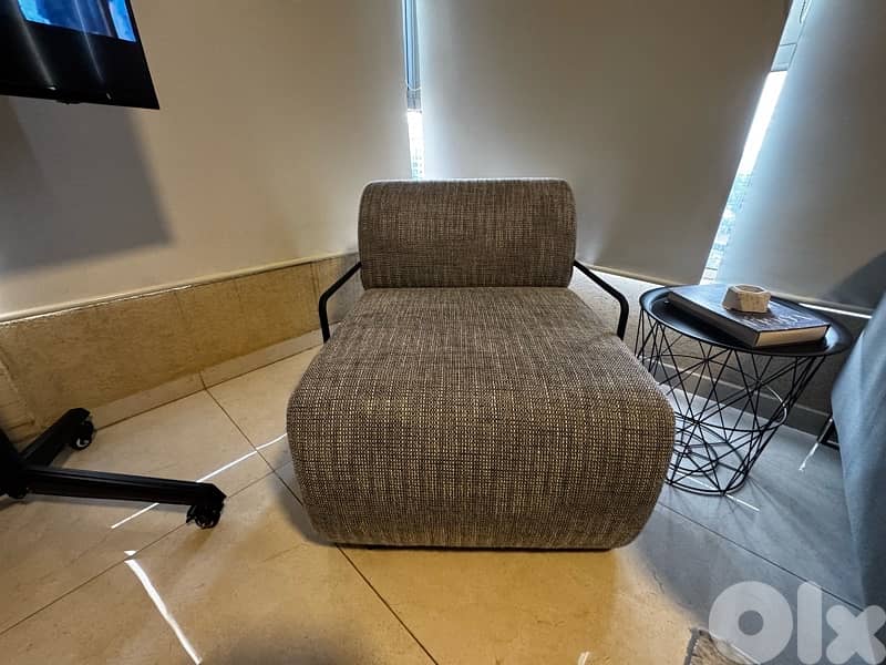 Sitting Room ex VI Furniture, used for 6 months only 9