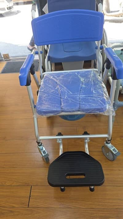 wheelchair with with bathroom disposal