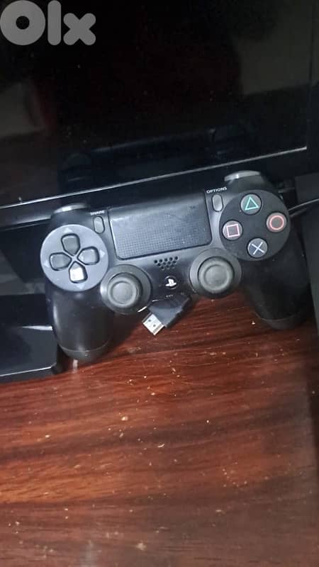PS4 USED VERY GOOD CONDITION 5
