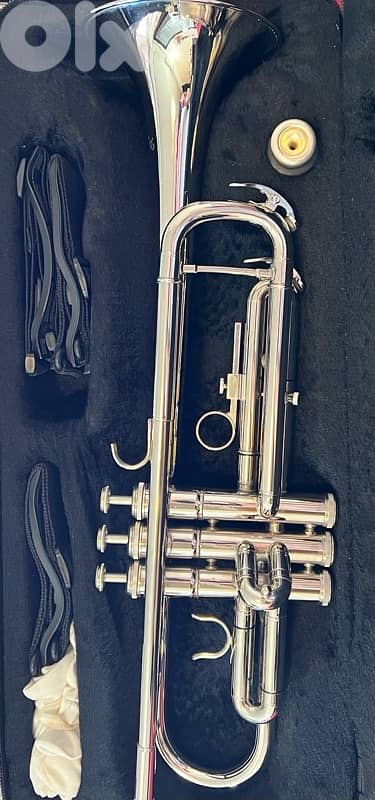 Trumpet Bb silver color almost new