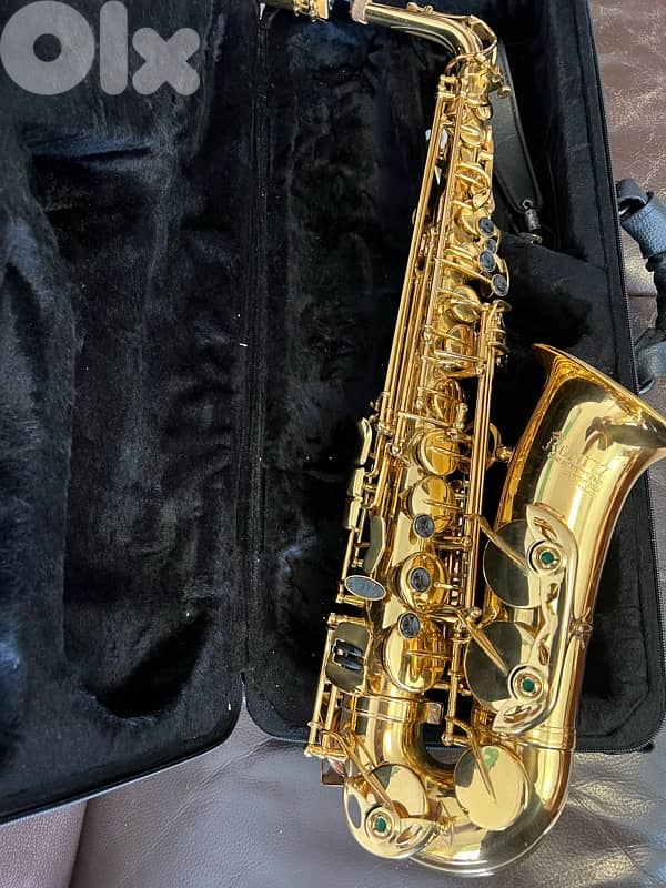 Saxophone alto Eb Kronitz gold color/ black keys barely used 5