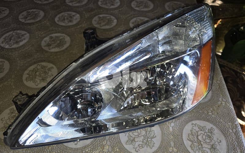 2004 honda accord driver side headlight 0
