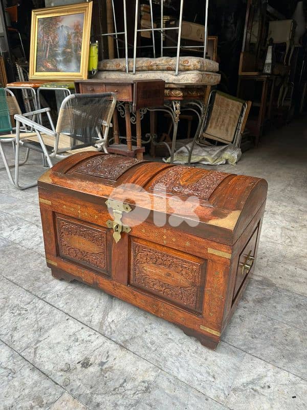 صندوق انتيك خشب جوز حفر يدوي ناعم تنزيل نحاس عمر ١٠٠ سنة 7
