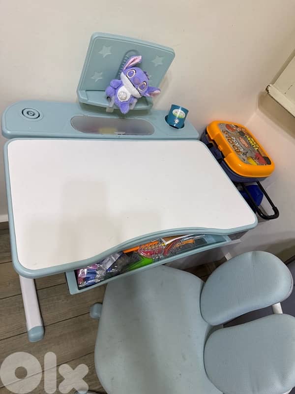 adjustable kids study table 1