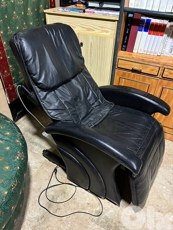 كرسي تدليك كهربائي جلدي فاخر (شبه جديد) - فرصة لا تُعوَّض! 2