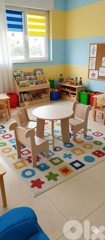 طاولة و كراسي خشب 1