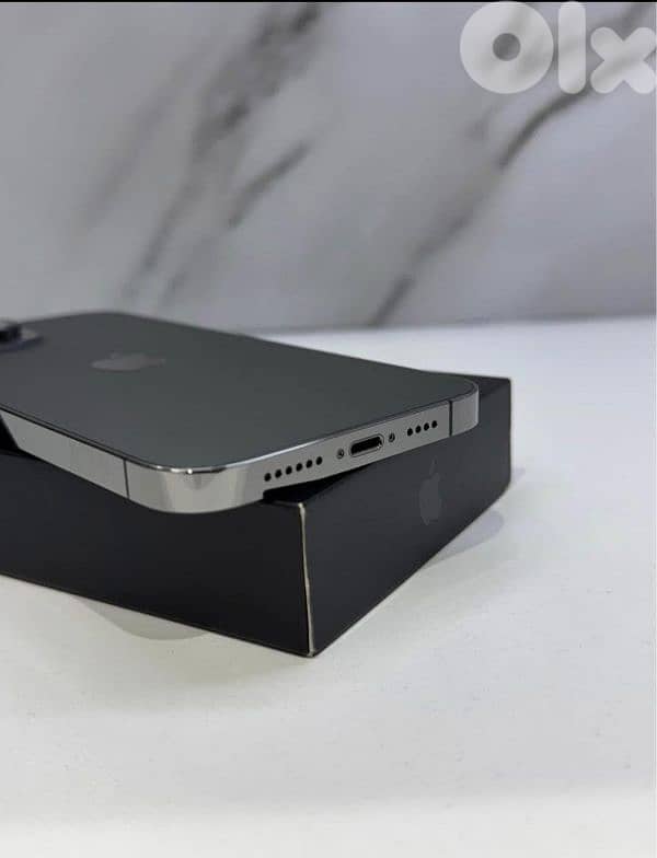 iphone 13 pro max 256gb 94% battery health 4