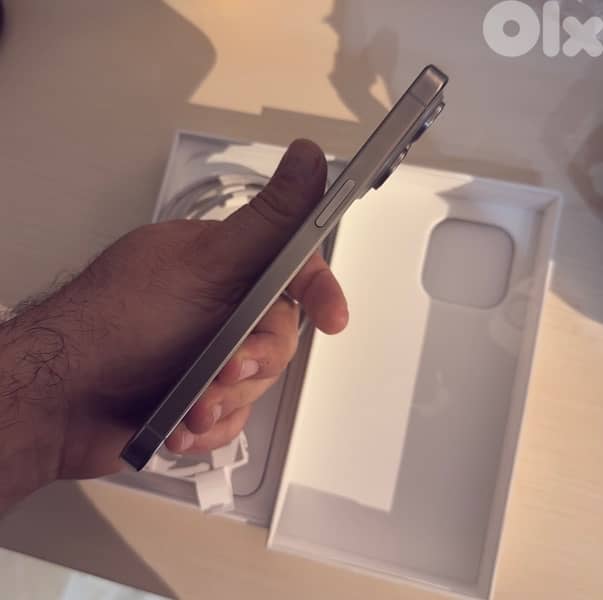 iphone 15 pro max 256 gb battery 92% 2