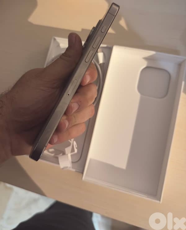 iphone 15 pro max 256 gb battery 92% 5