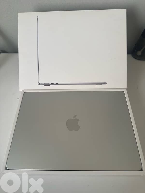 13-inch M3 Macbook Air 0