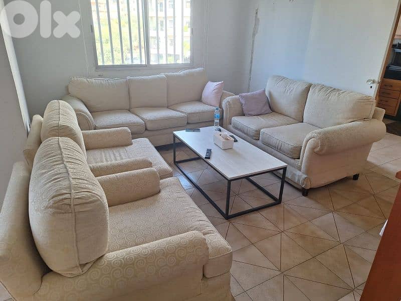 full salon like new 3