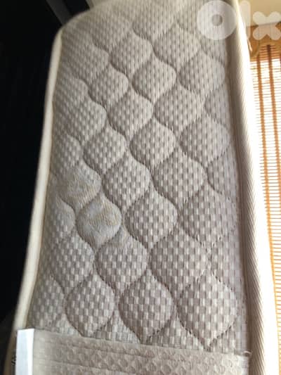 mattress good condition inAramoun