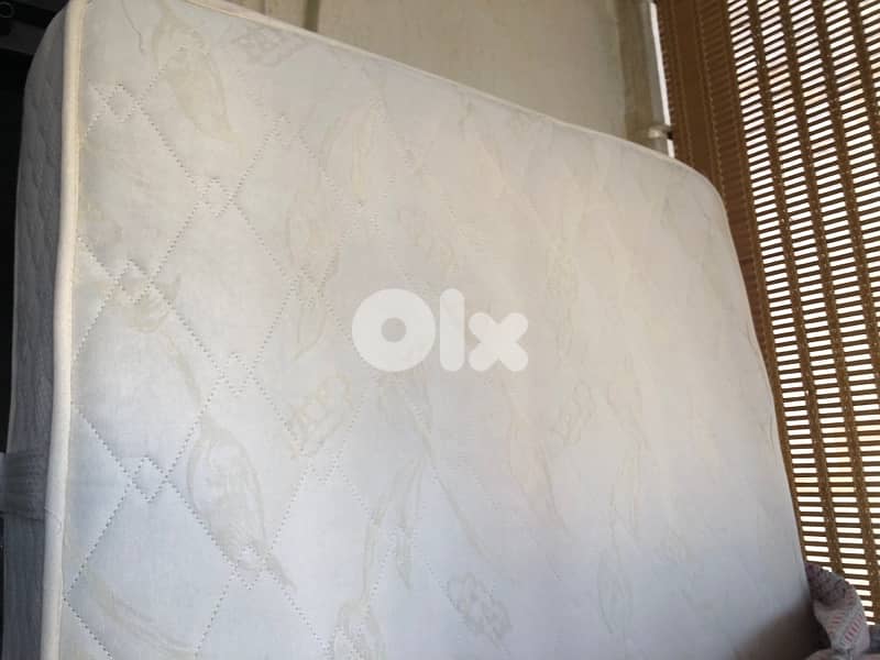 mattress good condition inAramoun 1