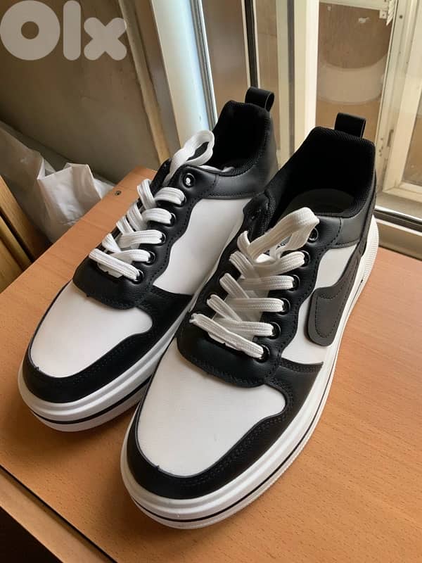 sneakers size 42 from larnaca bershka 1