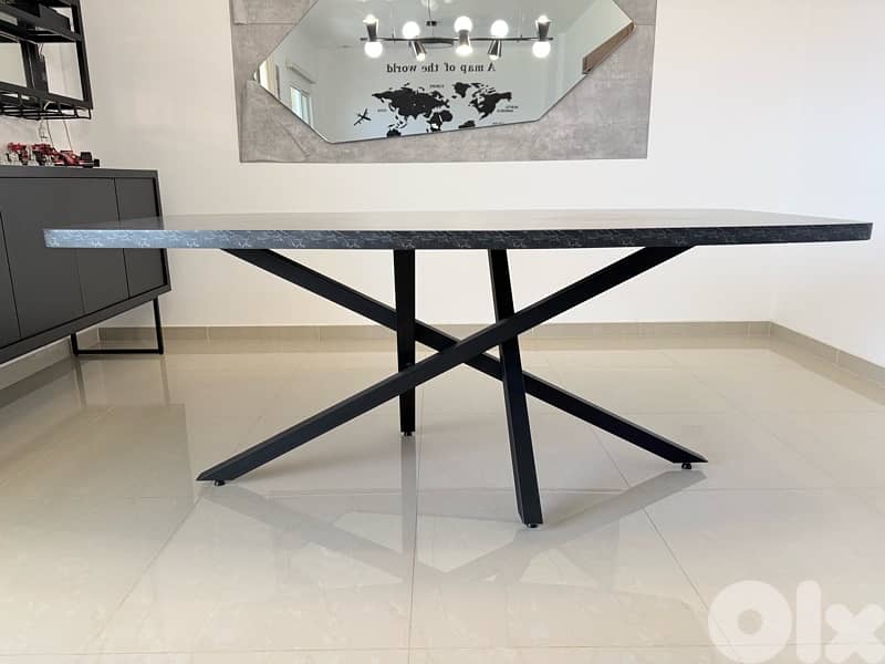 طاولة صفرا للبيع 0