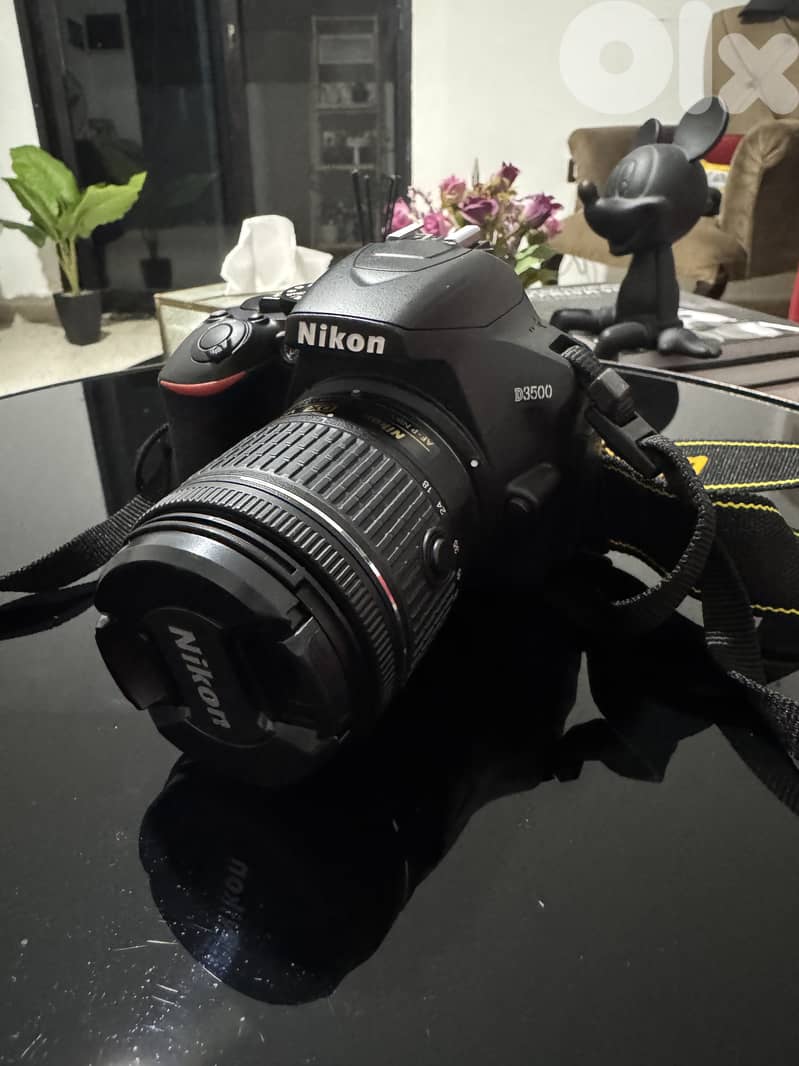 Camera nikon D3500 شبه جديدة بحالة ممتازة 0