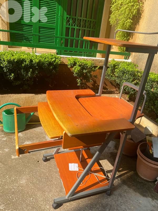 desktop table real wood good quality but drawers need support 2