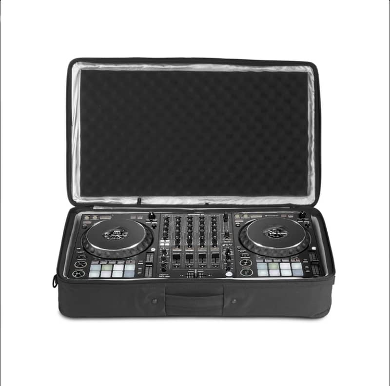 UDG Urbanite MIDI Controller Sleeve, L, Black 1