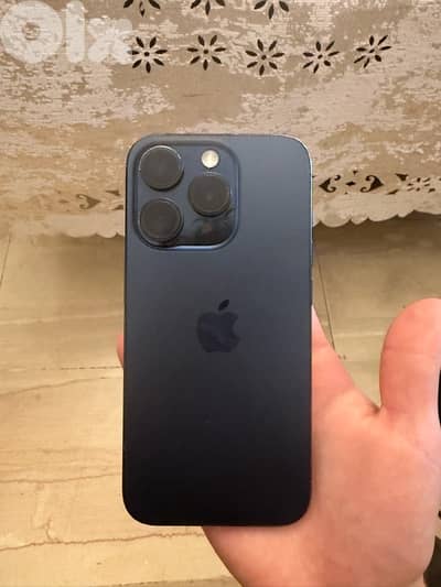 iphone 15 pro 256 screen a little bit broken