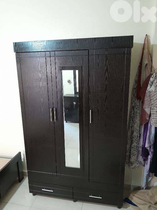 خزانة ٣ درف 1