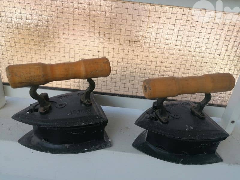 Old charcoal iron 2 pieces 0