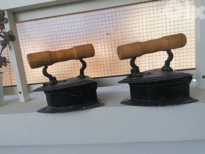 Old charcoal iron 2 pieces 1