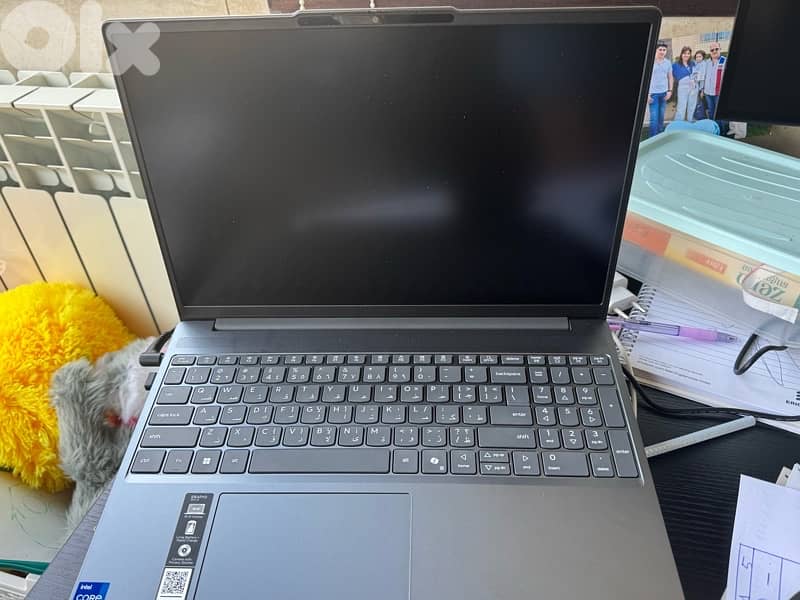 lenovo ultra slim laptop with insane specs used for barly a week 1