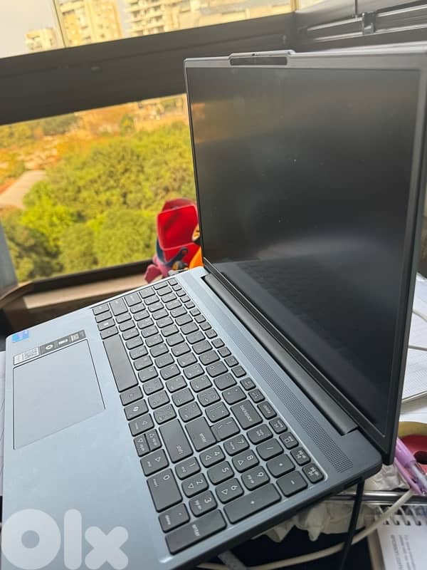 lenovo ultra slim laptop with insane specs used for barly a week 2
