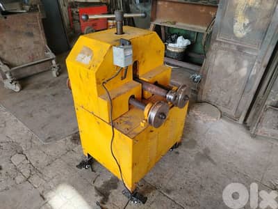 مكنة لف حديد مربع وأساطر