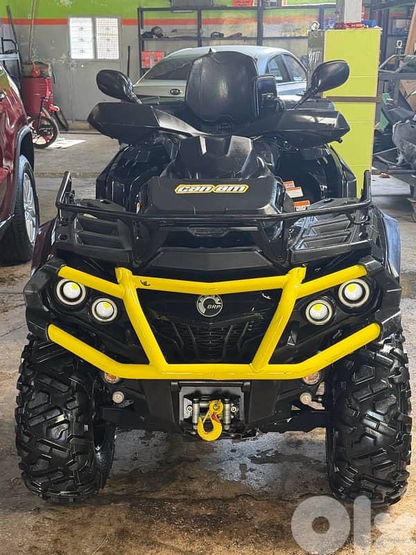 atv can-am outlander XTP 1000 cc  two seats very clean 4 new tires 9