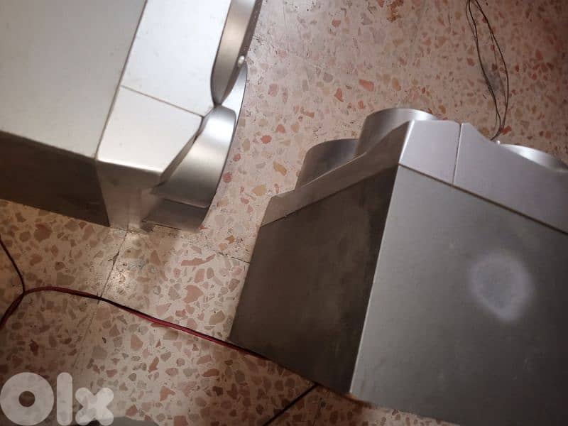 2/LG speaker+1/sony speaker 1