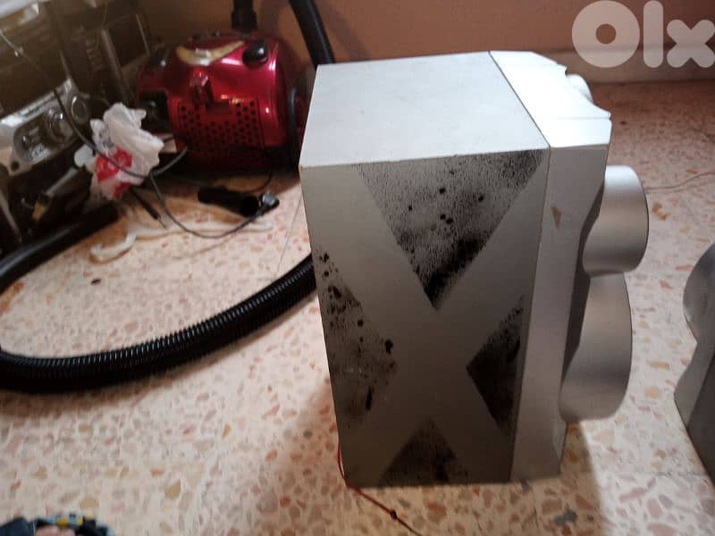 2/LG speaker+1/sony speaker 2