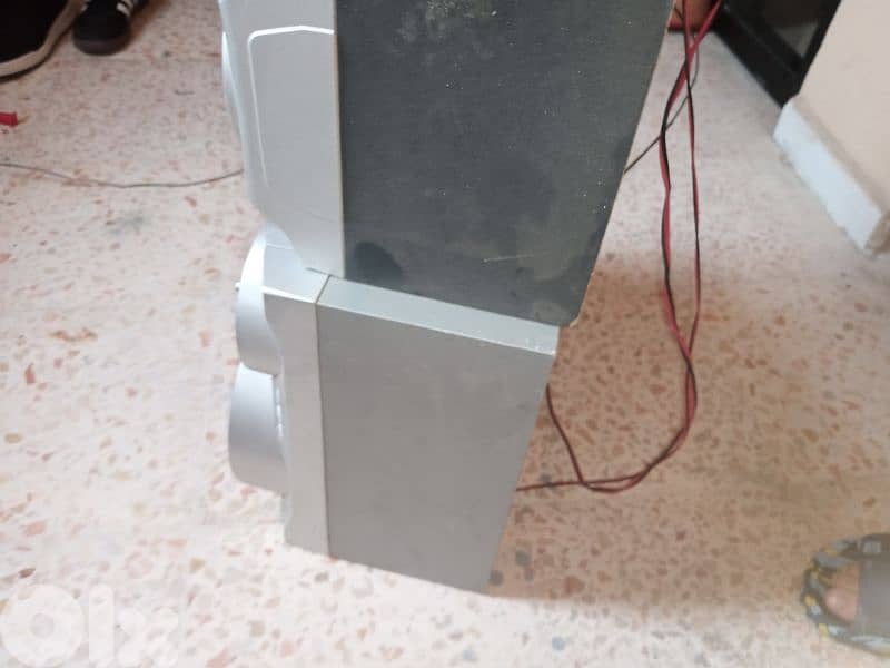 2/LG speaker+1/sony speaker 5