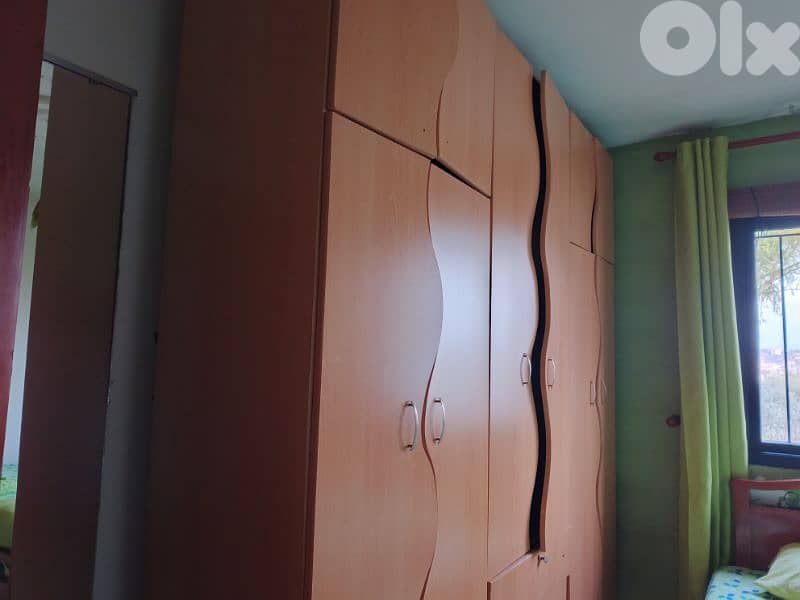 خزانة كبيرة  للبيع بحالة جيدة 3