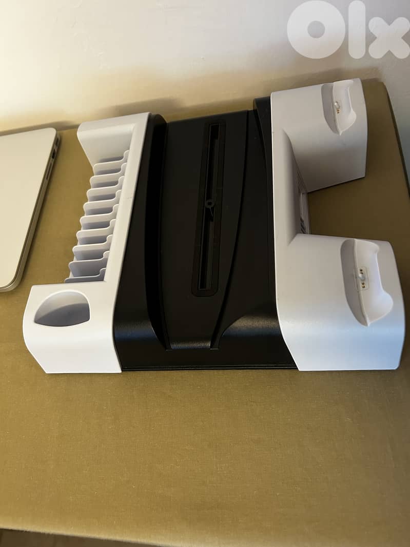 PS5 Slim vertical stand like new with controller dock 1