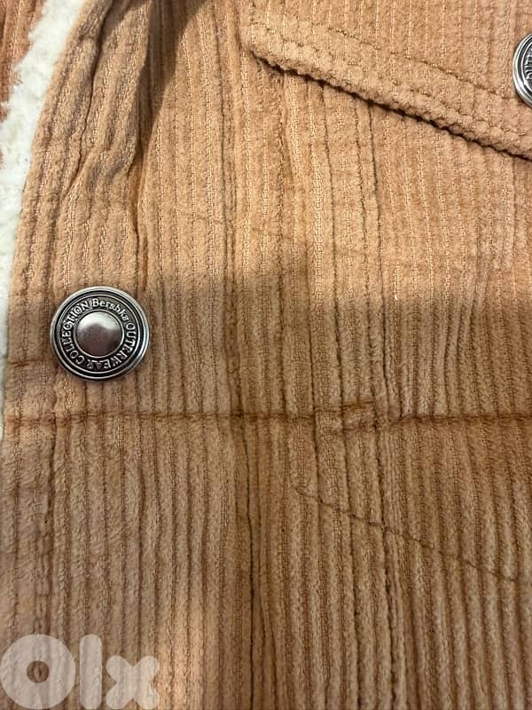 jacket bershka inside fur , size XS/S 2