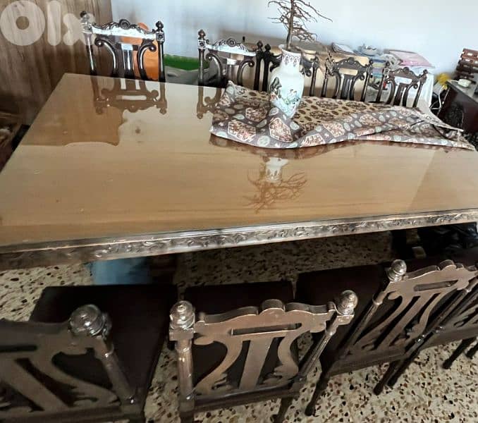 dinning room and 10 chairs 0