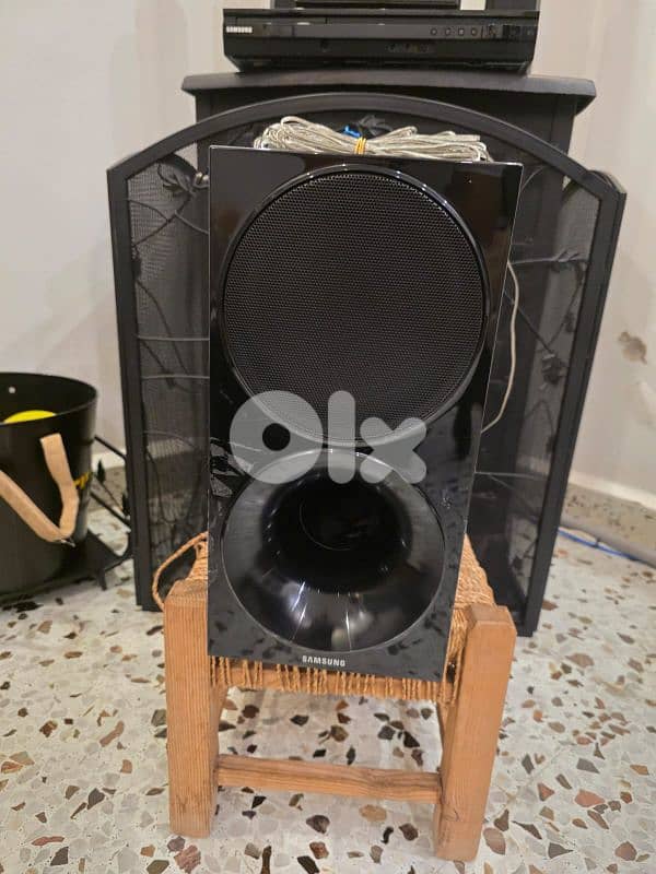 dvd player + full sound system 3