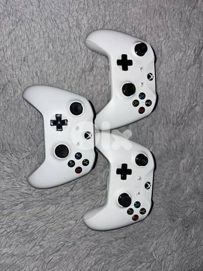 3 XBOX CONTROLLERS