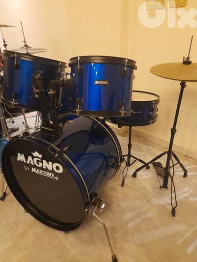 Maxton drums