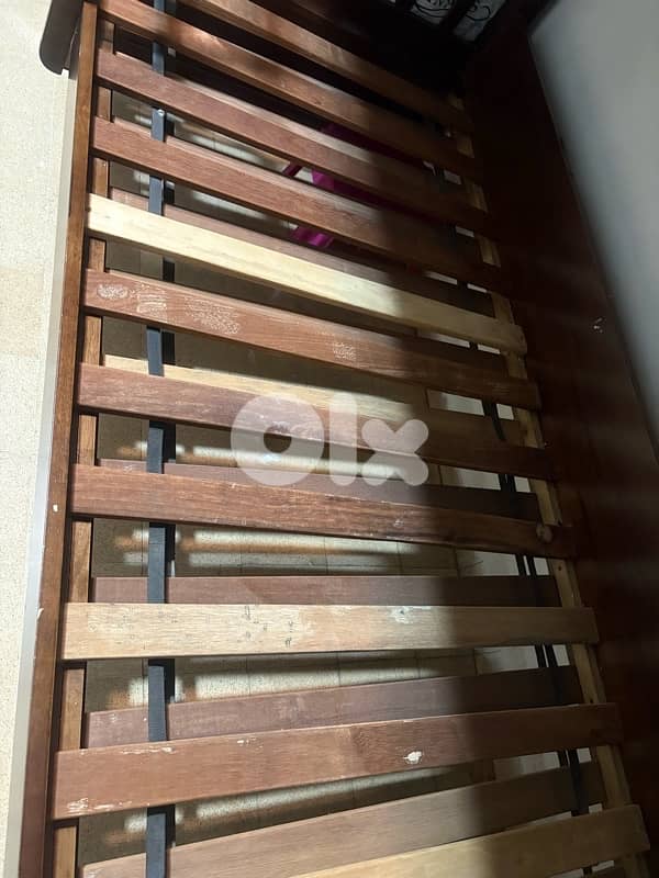 تختين فوق بعض مع تخت ثالث جرار بدون فرش 1