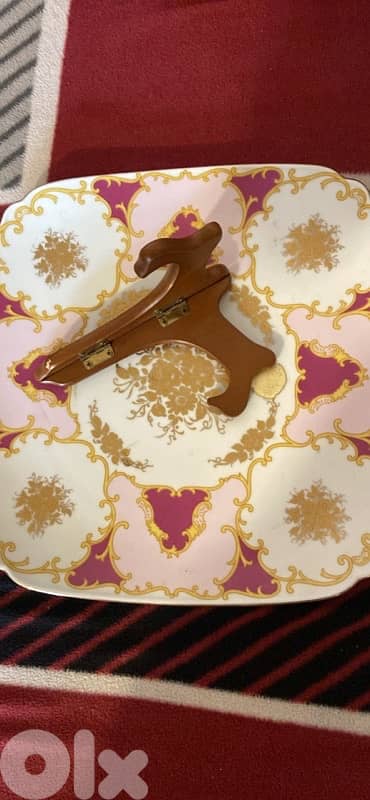 تحفة فرنسية أصلية من توقيع Limoges – صحن بورسلان مذهّب نادر 1