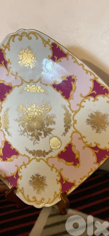 تحفة فرنسية أصلية من توقيع Limoges – صحن بورسلان مذهّب نادر 2